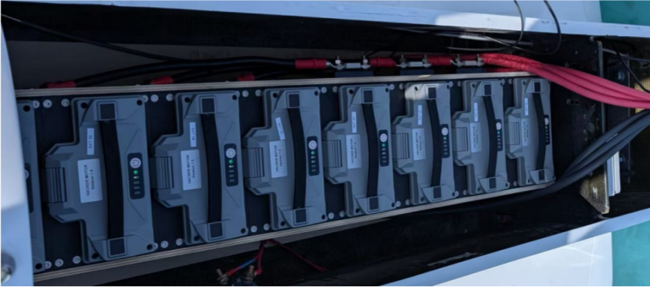 電動船電池倉